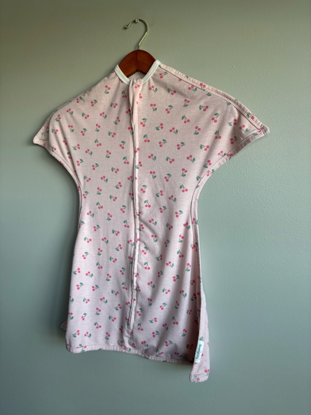 SleepingBaby Zipadee-Zip Transition Swaddle Starfish Design Pink Cherries Small - Picture 2 of 6